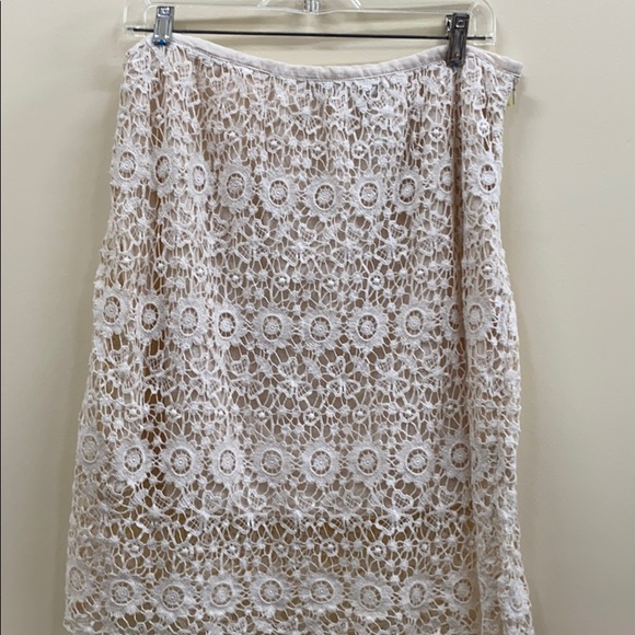 Solitaire women’s Large crocheted white skirt - Picture 1 of 6